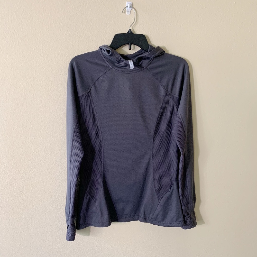 Fabletics Long sleeve pullover top with hoodie size small